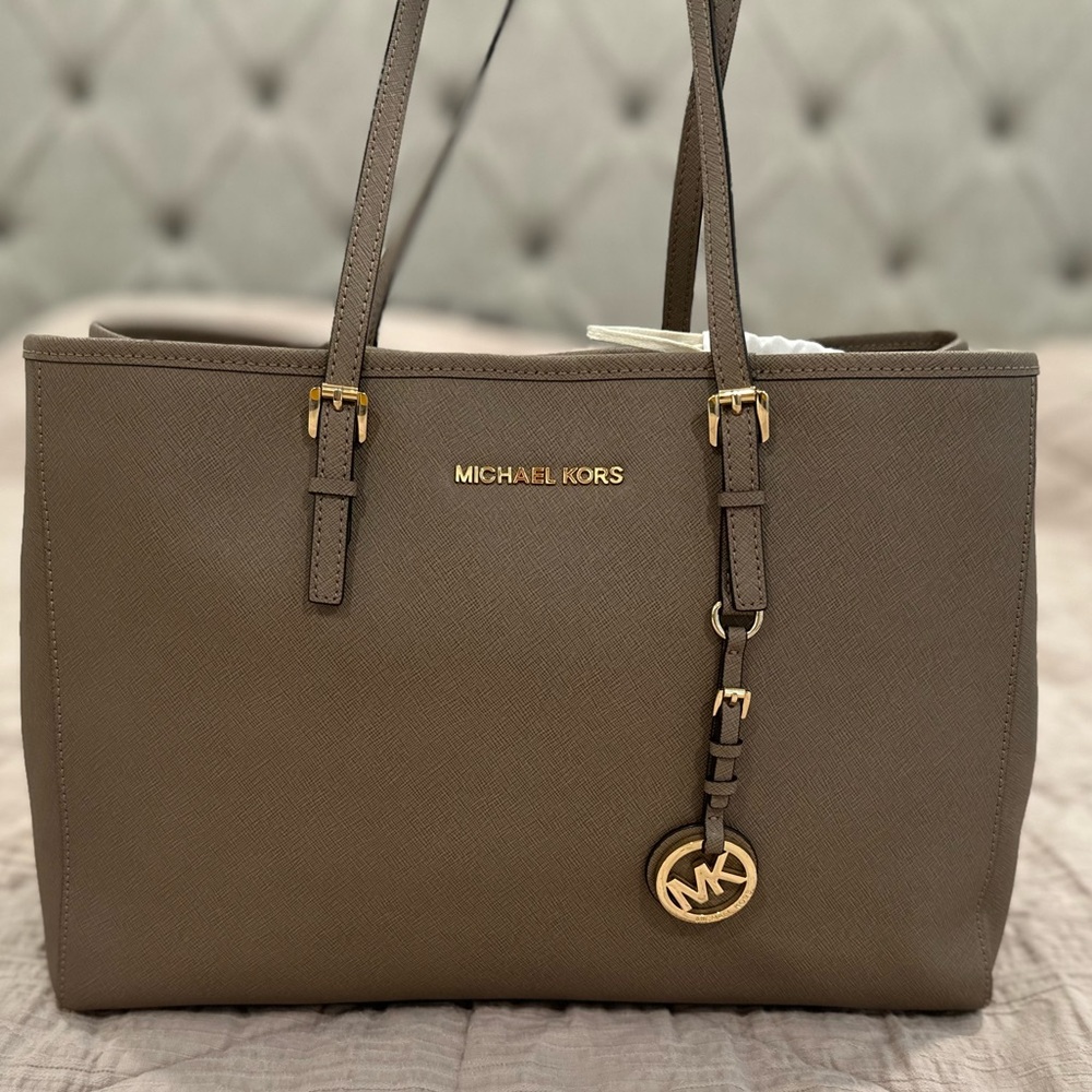 Michael Kors Jet Set Tote